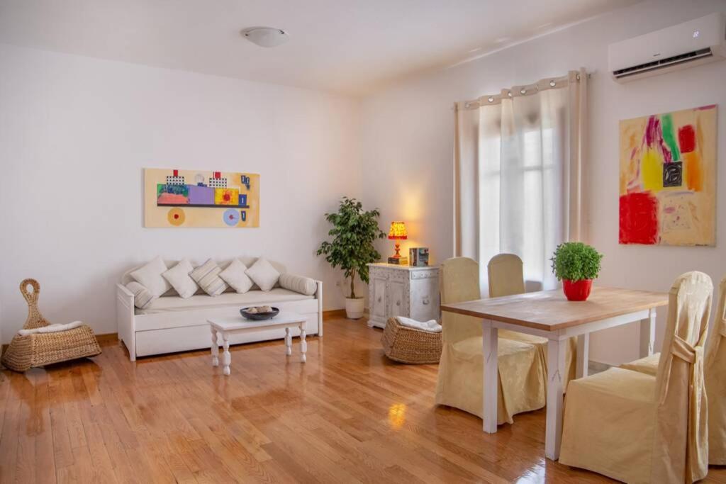 Seaview Stylish Flat In Andros - Walk To Beach Exterior photo